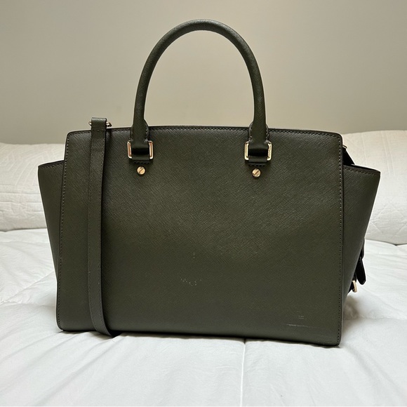 Michael Kors Selma Handbag with crossbody strap - Picture 8 of 15